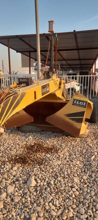 معدلان ليزر  ٣ ونص متر مشتغل موسم واحد  مكفول كفاله عامه  مع جهاز يابا...