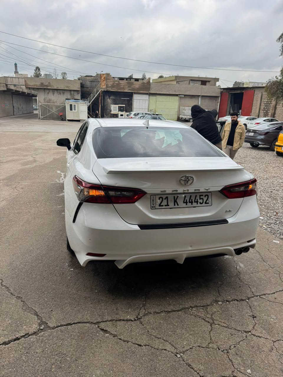 سلام عليكم 
كامري للبيع مديل ٢٠٢١
مواصفات se معروفه 
بي جاملغ و بونيت سيارة جديده مال بيت شرط تحويل و غرامات
مكان سيارة كركوك 
سعر ١٩٠ وبي مجال 

*********** كركوك, العراق
