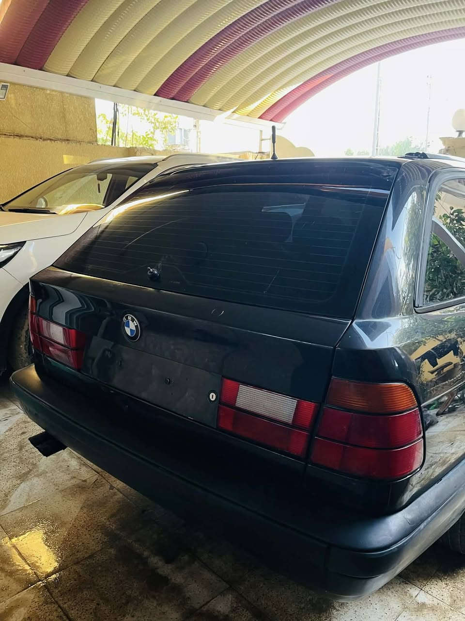 السلام عليكم يلطيبين
كير عادي BMW 544
السياره ستيشن اصل 30 8 سلندر 
السياره جديده كلش وعلى ايدي جانت مضمومه وهسه طلعتها 
الموصفات 
بانوراما 
جنطه كهرباء 
دبل ايرباك 
دبل جكمجه 
غرفتها كلش نضيفه داخل ابيض كلها صاح ملكي 
كشنات مخمل وجلد 
مابيها نقص السياره 
ويل m حجم 17 اصلي كله مختم وياه تخم تاير جديد كلش 
دركه ام اصلي شغاله كلها 
تلفون مالتها موجود 
كير عادي انطلاقه تخبل 
مكينتها جديده 
حداديه جديده 
مابيها اي نقص رقم بغداد و بسمي 
السياره ماشيه 198  الف 
بدون صبغ السياره بيها قطعه وحده صبغ فقط البنيد 
على شرط السياره قطعها كلها ملاتها حتى بدون فتح 
السعر خابرني او دزلي على الخاص  وتشلع عيوني وما راح اقصر ويا اي احد 
مكان السياره بابل المركز 
الاتصال *********** موجود وتساب او اتصال بكل وقت
