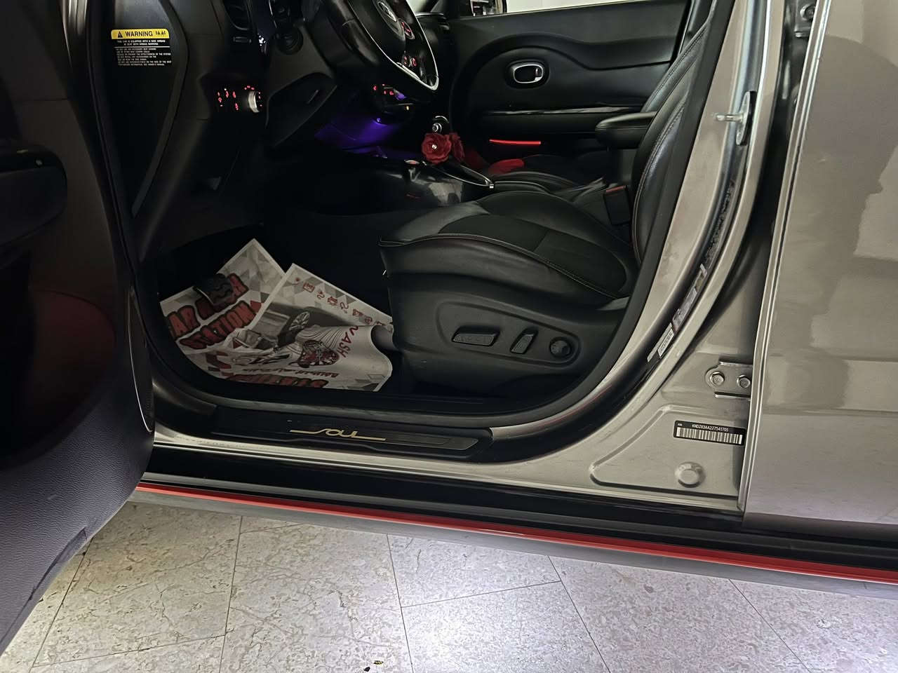 السلام عليكم

للبيع كيا صول  ٢٠١٨ وارد امريكي حادثه خلفي وبسيط 

السيارة بدون صبغ بدون تبديل عدت الدعاميه خلفيه فقط
                        
                           ( ملاحظه )

فوووووووول موصفات السياره مميزه جدا بالموصفات

رقم سليمانيه  الجديد 

مواصفات فوووووول عدا الفتحه

1600 تيربو ✈️

ماشيه ٤٦ الف

بصمة تشغيل وأبواب وجنطه

كراسي كهرباء السايق والراكب عدد 2

اضائه ترحيب

شاشه حجم كبير

كامره اصليه

نظام ترحيب

مري شفط + نيكل بلادي

اشاير بالمري

بكلايت لد بلادي

الايتات بلادي زنون ولد نهاري

كشافات لد

ستيرن حرف D + جلد وخياط 

كشنات جلد زائد تطريز بخيط احمر

سستم سماعات + انار بالسماعات متغيره مع الصوت 

 أناره داخليه متغيره

أناره اسفل السياره بلاديه

أناره اسفل الدشبول متغيره

ويل كب كروم 

كروزر سرعه

تبريد منفصل ابيانو 

تدفئ بالستيرن 

دوسات حمره

تدفئ في الكراسي الاماميه

تدفئ بالكراسي الخلفيه

تغير وضع القياده

بوصله بالمرايه الوسطيه

بغداد الكرخ حي الاعلام

السعر ١١٢ ورقه وبيها مجال بسيط 
رقم الهاتف ***********
