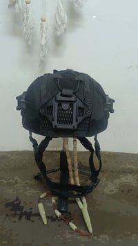 خوذة ألياف • قياس ميديم • غلاف أصلي