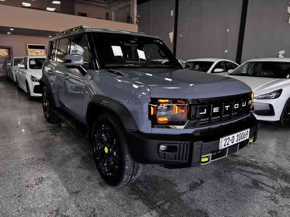 جيتور T2 زيرو للبيع موديل 2025
وكالة هارلم 

المواصفات 👇🏻: 
🔹بانوراما 
🔹حساسات امامي خلفي
🔹كامرات 360 
🔹كشنات جلد 
🔹تبريد قطعتين 
🔹شاشة عرض حجم كبيرة 
🔹ثلاجة 
🔹تشغيل عن بعد وبصمة عدد 2 
🔹انعكاس الشاشة 
🔹منفذ 2 USB
🔹مصابيح LED كافة السيارة
🔹ناقل حركة 7 سرعات
🔹منفذ تايب سي
🔹اوامر وتحكمات صوتية
🔹مثبت سرعة 
🔹محرك 2000 تيربو اقتصادية بمعنة الكلمة
🔹داخل السيارة زيتوني رياضي وكشنات جلد رياضي
🔹نظام مراقبة ضغط الاطارات
🔹ضمان 6 سنوات للسيارة و10 سنوات للمكينة والكير 
🔹السيارةماشية 35 km
السعر258$
مواصفات السيارة معروفة فول الفول 💯💯

مكان السيارة دهوك
***********
***********
