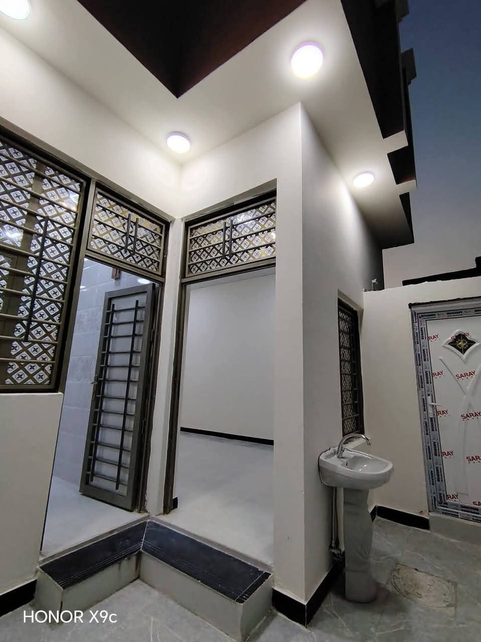 دار للبيع المساحه 130م🏡
العنوان الجزيره شارع زين العابدين الموقع مميز 🌷
يحتوى علـّۓ 
غرفتين منام نضام سويت
أسقبال. صاله. مطبخ.صحيات داخلي خارجي.مناور

#نوع_صبغ البيت ڱڵـه  جوتن ديكور ايطارات
#نوع_البيبان وشباك حديد او اخشاب ڱڵـه  تفصال
الخدمات كامله ماء كهرباء اناره شارع 10متر 🛣

نوع طابو صرف زراعي بأسم عراقي حصراً🫆📜

للأسفسار:📲
***********📞
***********📞

