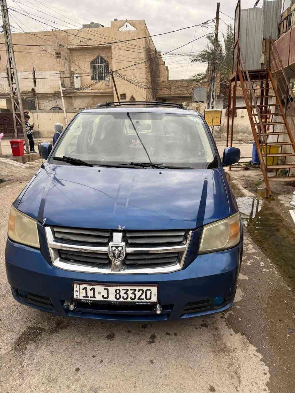 السلام عليكم بيع مستعجل
دوج كرفان 2010 كلين اعلى مواصفات بالكرفان
محرك 6 سلندر  3800 المرغوب
مواصفات علية تحكم ستيرن 
جام ستة كهرباء 
كرسي السايق كهرباء 
بيبان الاثنين الخلفية كهرباء 
الصندوك كهرباء 
كامرة خلفية 
تخم تاير جديد 
وصدر جديد دكيتة قبل شهر من الدعامية للدعامية 
كشنات كله بلع 
فرس بالسقف وفرس يم السايق 
شاشة سمارت فول تبريد تدفئة طبعاً بعد اكو مواصفات هواي
سيارة جديدة مال بيت 
الرقم بغداد سنوية لل 27 
السيارة باسمي التحويل ثاني يوم
*********** للتواصل رقم الهاتف اني مكلف بالنشر
