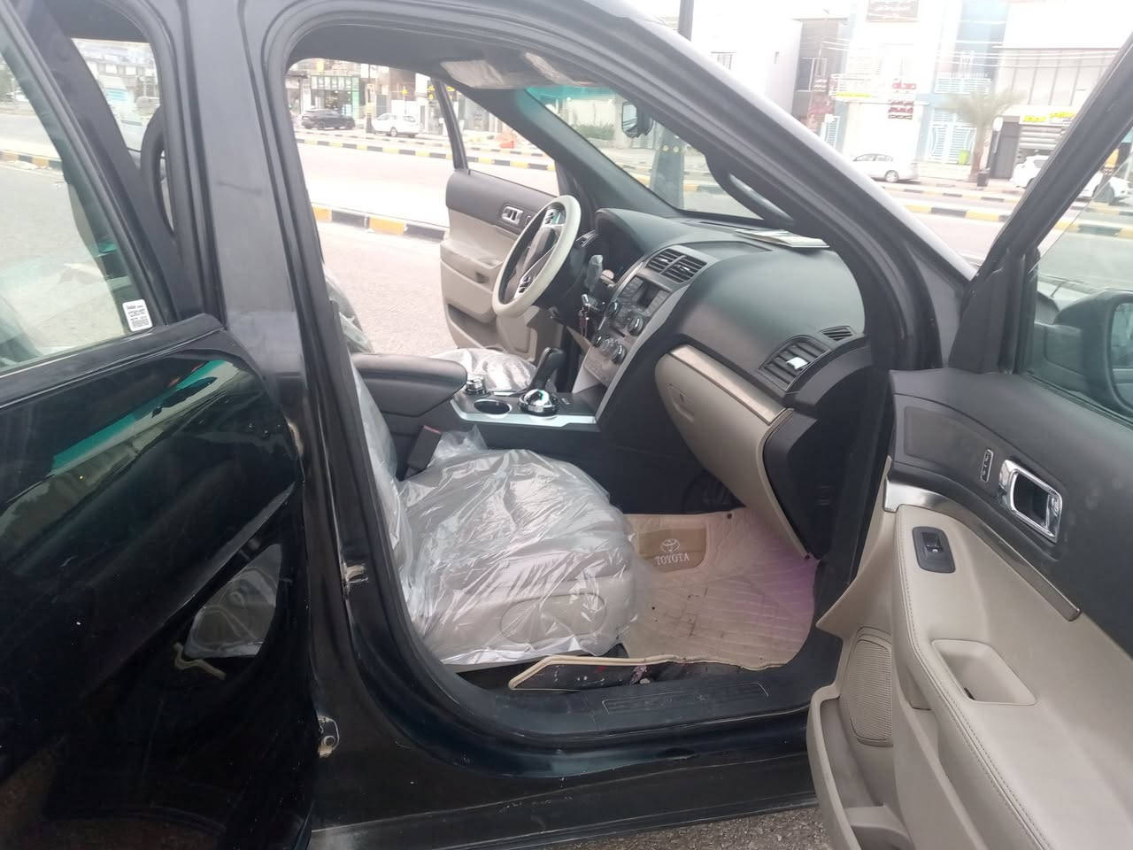 السلام عليكم فورد اكس بلور للبيع وارد امريكي موديل 13 بيه قطعة واحدة باب عكس السايق تبديل فقط ول باقي صبغ ملون ويا الباب محرك جديد وتخم تاير حداديه جديده تبريد ثلاث قطع حساسات خلفيه منظومه زنون كشنات كهربائي حلوه جازه رقم ذي قار بسمي انكليزي تحويل ثاني يوم مشروع وطني اي محافظه السعر 140 عنوان السياره النجف الاشرف الاتصال على هذا الرقم ***********
