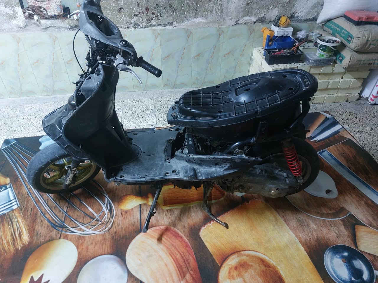 سلام عليكم سكنس نثيه كوم حديد ب150 وبيهه مجال تجي تحمل وتروح  متواجد واتساب ***********
بغداد مدينه الصدر قطاع 47
