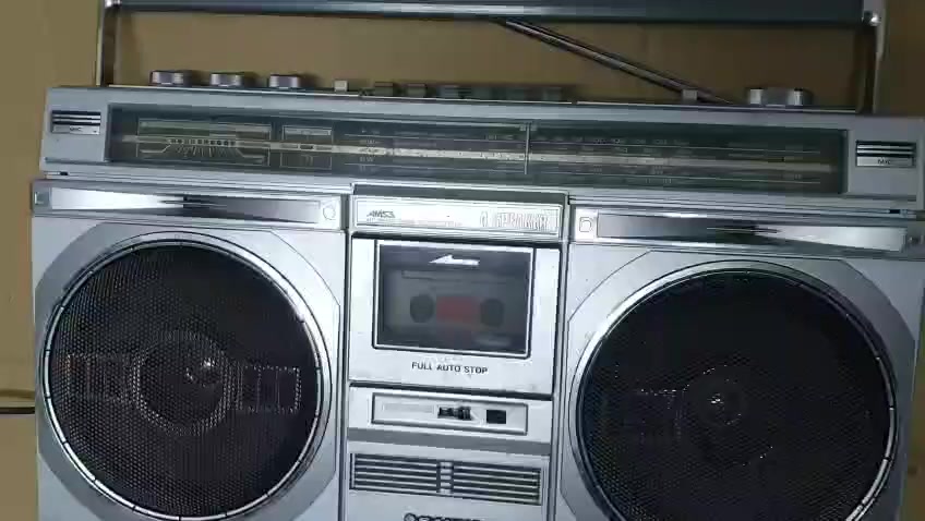 رادیو FM MW SW1 SW2  ومسجل مارکة سانيو ياباني اتتاج 1980 یشتغل 6 بطاریات حجم كبار وكهرباء 220 ڤولت مباشر جهاز نظیف وشغال بالكامل صوت ظخم وسحب ممتاز  السعر واي استفسار مراسلة خاص


**إذا كنت صاحب هذا الإعلان وتريد حذفه لأي سبب، رجاءا أرسل رسالة إلى الدعم الفني**