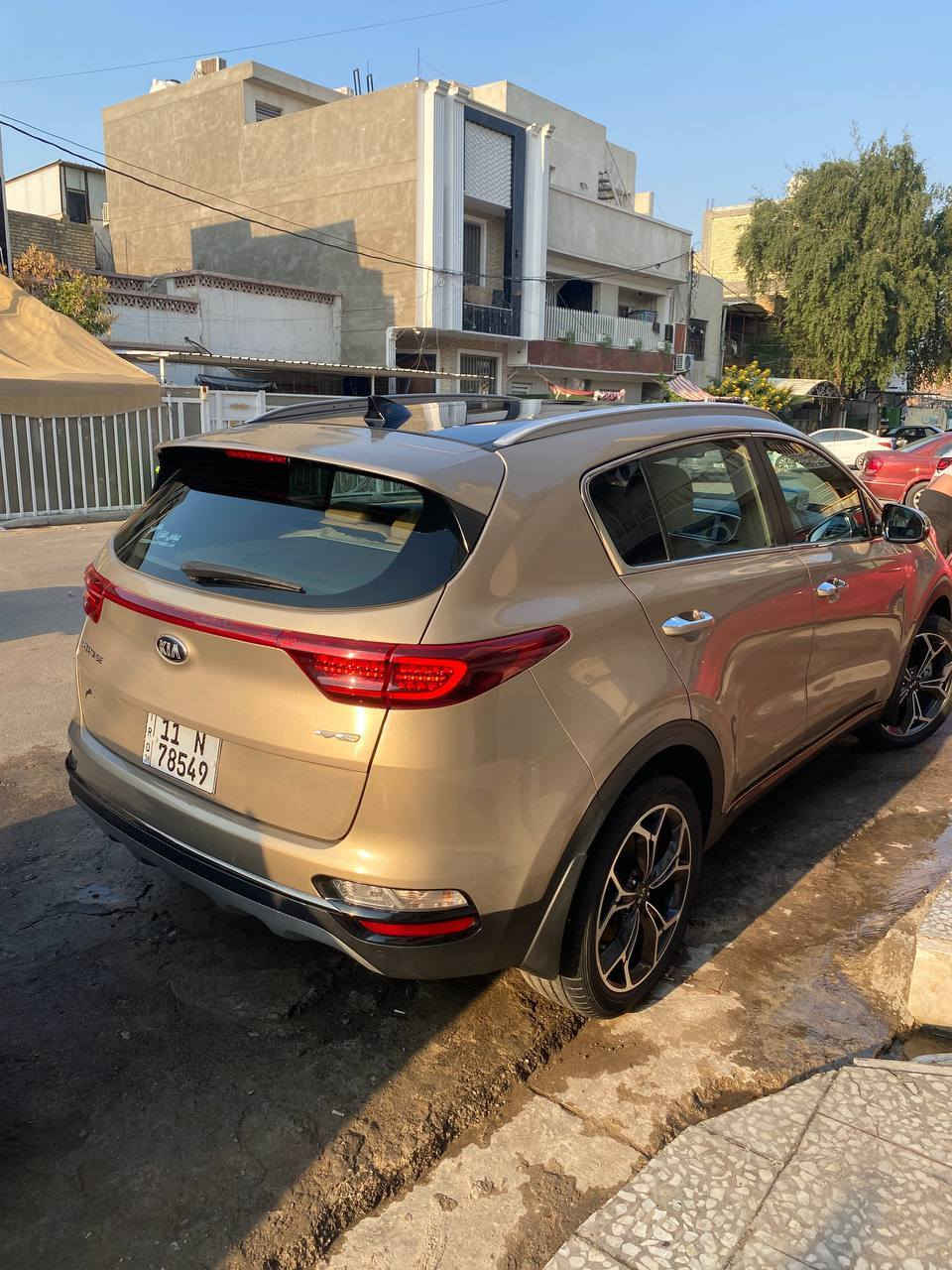 السلام عليكم 
سبورتج 2020 خليجي ماشيه 42 الف حقيقي على وضع الزيرو جيتي لاين اعلى فئه  gt line فول مواصفات بصمه تشغيل تشغيل عن بعد  بنوراما كشنات جلد و كهرباء سايد بريك بصمه  تشغيل عن بعد مري شفط حساس امامي و خلفي جنطه كهرباء مكينه 2000 دوش  السياره رقم بغداد الجديد بأسمي  بيها باب وجاملغ صبغ  بدون دواخل 
 بسمي السعر 187 المكان بغداد طوبجي 
***********
***********
