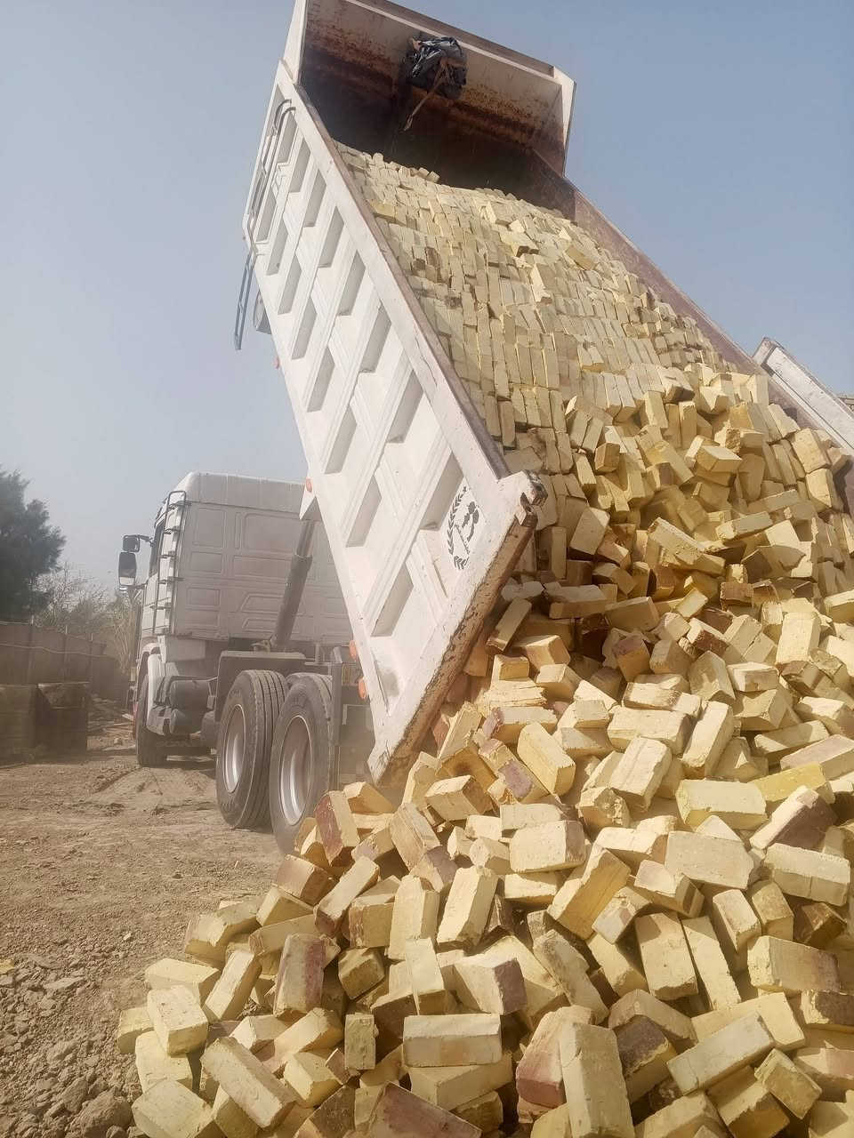 السلام عليكم طابوق الشوملي بشرط المقلاب درجه اولى لون وعدد وقوه//***********
