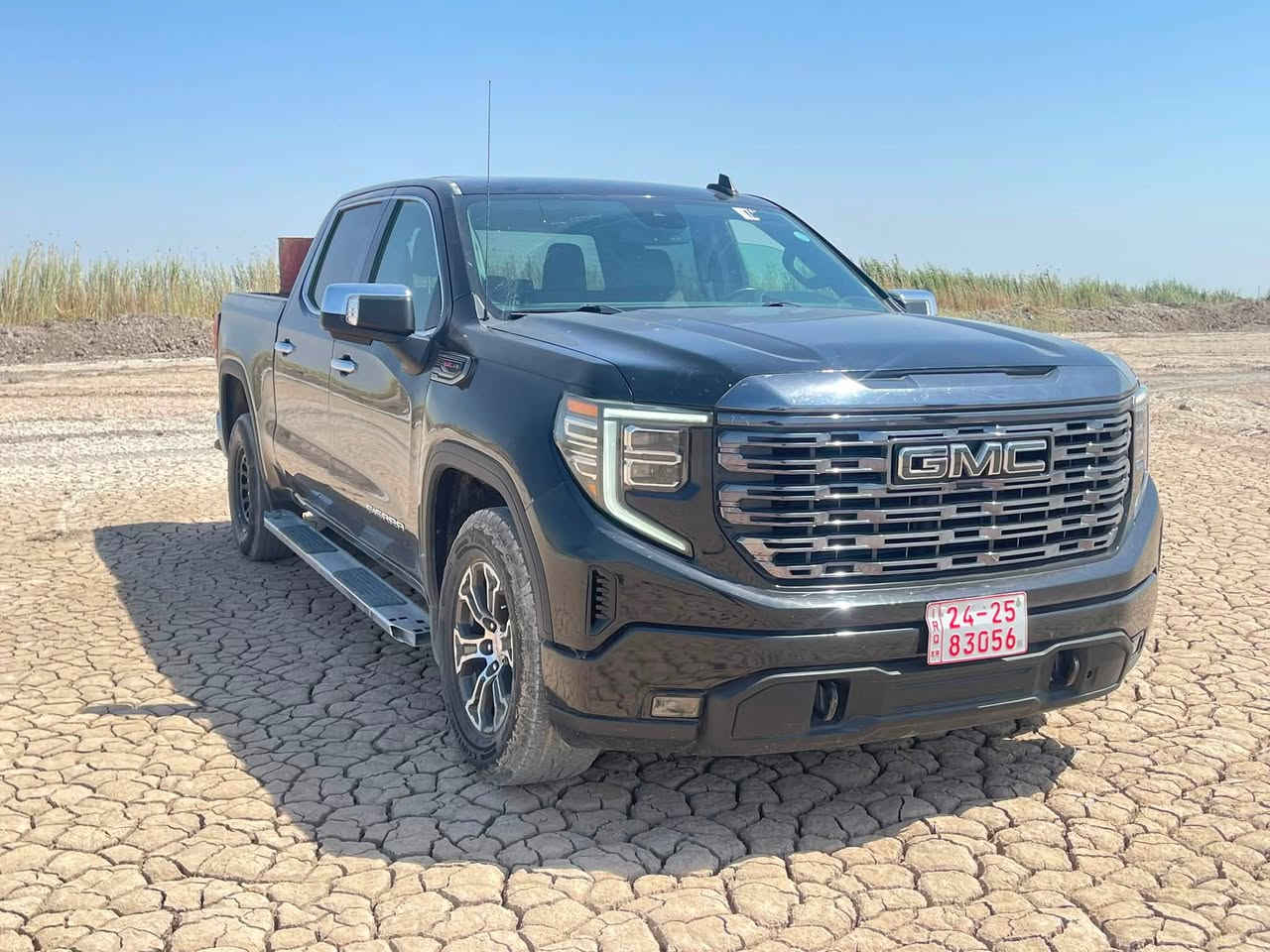 ✅ وارد أمريكي GMC Sierra SLT 2024 - وارد أمريكي 🇺🇸
✅ محرك V8 سعة 5.3L (EcoTec3)
✅ جير أوتوماتيك تعليك 10 سرعات 
✅ تشغيل بصمة + ريموت ستارت
✅ جلد فاخر
✅ كراسي كهربائية مع حفظ وضعية السائق
✅ تبريد وتسخين للمقاعد الأمامية
✅ تدفئة المقود
✅ شاشة معلومات 13.4 إنج
✅ شاشة عدادات رقمية 12.3 إنج
✅ Apple CarPlay & Android Auto لاسلكي
✅ كاميرا 360°
✅ حساسات أمامية وخلفية
✅ رادار أمامي + مثبت سرعة ذكي
✅ تحذير مغادرة المسار
✅ مراقبة النقطة العمياء
✅ مكابح طوارئ أوتوماتيكية
✅ نظام صوت Bose
✅ باب خلفي MultiPro Tailgate
✅ جنوط ألمنيوم 20 إنج
✅ سنسرات وأمان متكامل

📌 الممشى: ( 40 الف كم )
📌 اللون: ( اسود  )
حادث السياره ربع الجاملغ الخلفي ومبدل باي لون اسود نفس اللون وبيها من جوه ضربه خفيفه ماتأثر شويه وصبغتها غير هاي السياره كفاله عامه وخير من الله تبريدها ثلج 
 السياره بيع ومراوس بجيمع السيارات 

رقمي :

***********
***********
