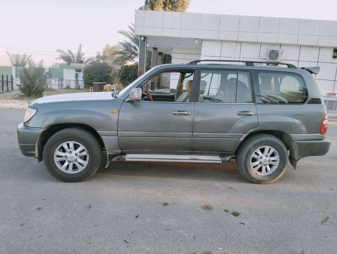 لاندكروز موديل 1998 قطري
مصبوغة عام 
.....مبدلة بيها قمارة.....
محرك 6 سلندر 
كير اوتماتيك 
مواصفات معروفه وكدام العين 
ارقام انبار انكليزي بسمي  
مكان السيارة الانبار الفلوجة او الرمادي  
للبيع او المراوس سعرها 110
***********
