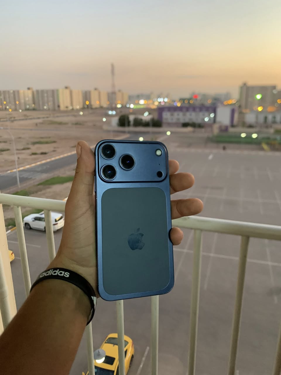 السلام عليكم أيفون ١١ محور ١٧ برو ماكس ذاكره ٦٤ نموذج m مبدل شاشه بطاريه ٧١ كله شغال السعر ١٩٠ وبي مجال قليل *********** مكان بغداد
