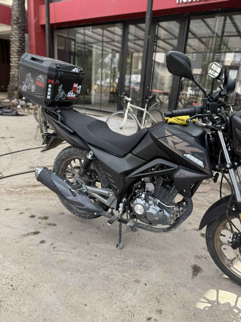 سلام عليكم دراجه RK.  2025 بحاله الوكاله ماشيه 500 كيلو فقطط مرقمه أربيل تحويل ثاني يوم المكان بغداد اليرموك السعر2900 وبيها مجال بسيط ***********
