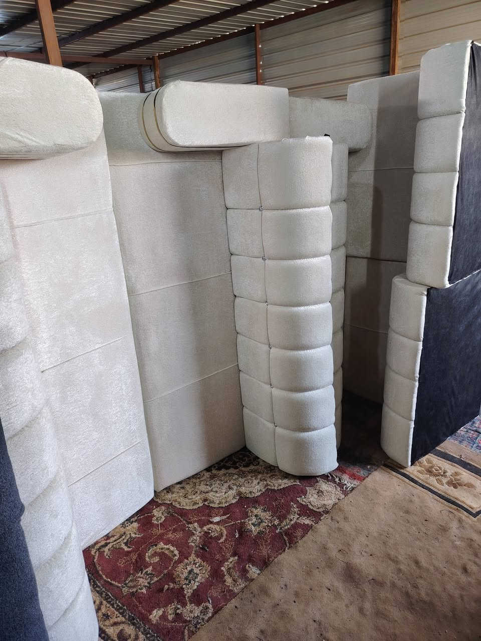 انواع الاثاث المنزلي للبيع والمراوس وبأسعار مناسبة للاستفسار راسل الصفحة او اتصل ***********
