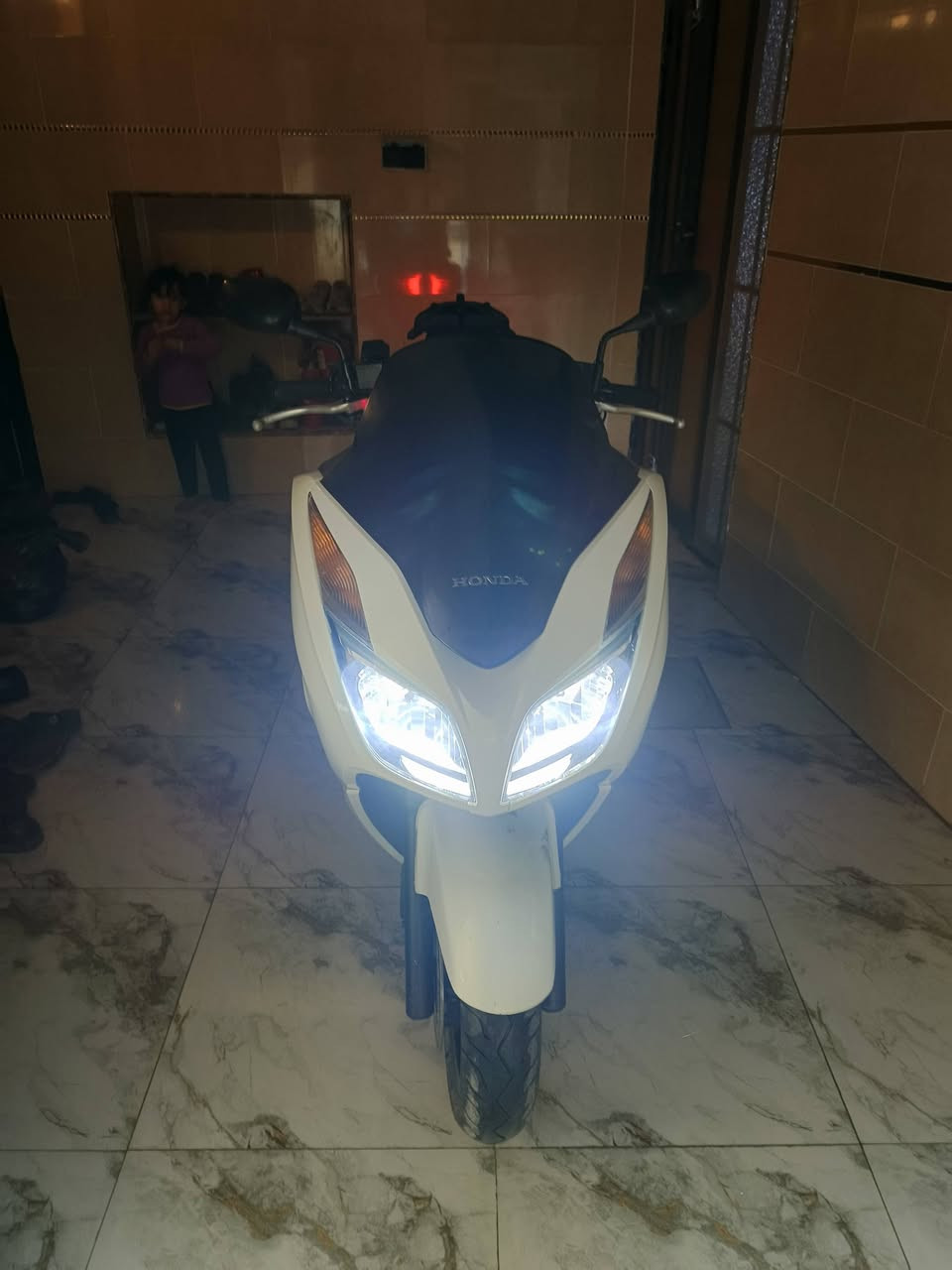 السلام عليكم فورزا 0/12/ جديده بعنى الكلمه نضام اي بي اس مانع انزلاق شاشه جي بي اس يدات هيتر سويج سكيورتي لايت زنون قبل شهرين نازله من الرمبه سعره ١٨ وليحب يتصل مكاني بغداد***********
