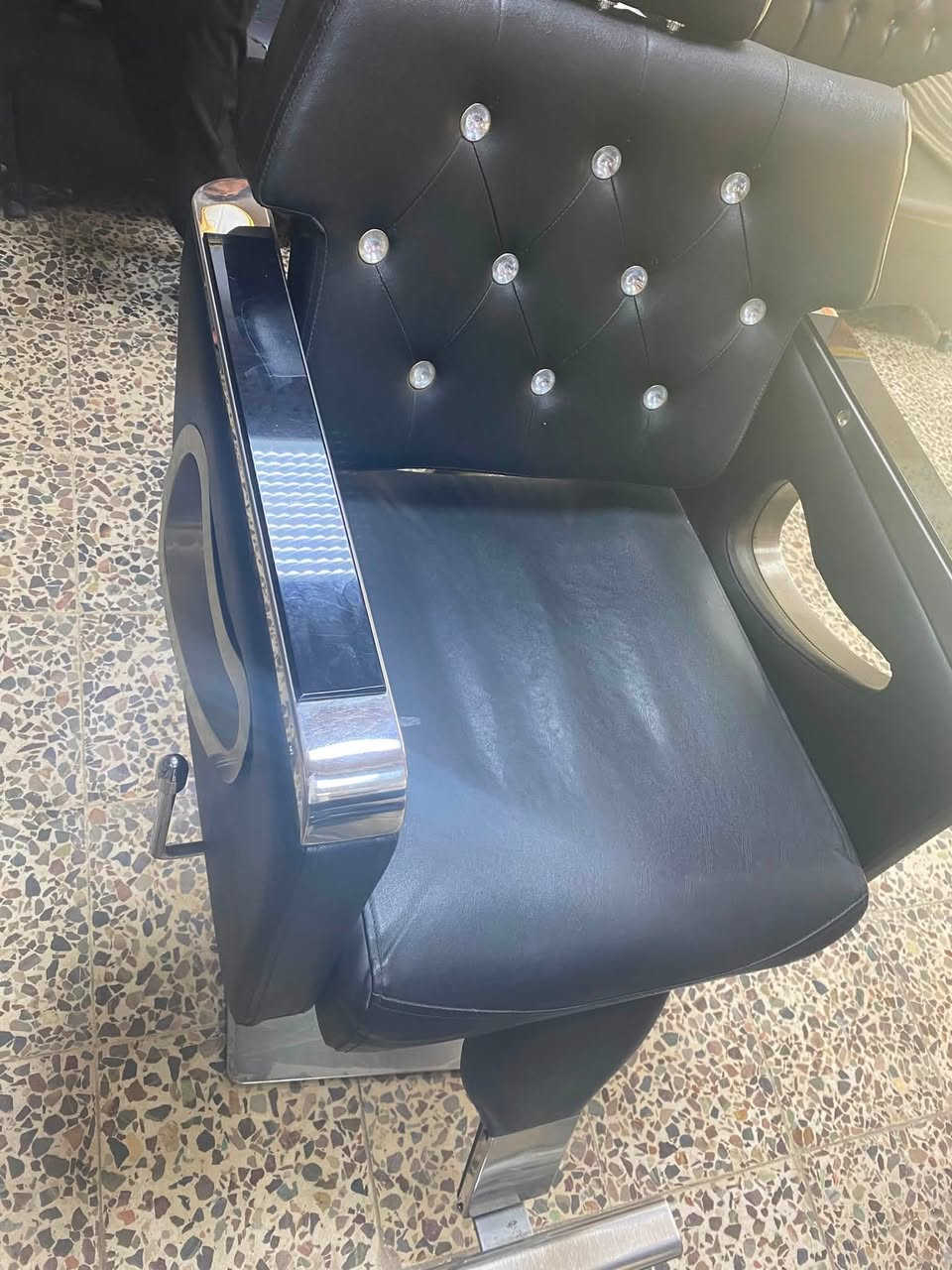 كرسي كلش نضيف استخدام قليل
السعر 225 العنوان بغداد البنوك


**إذا كنت صاحب هذا الإعلان وتريد حذفه لأي سبب، رجاءا أرسل رسالة إلى الدعم الفني**