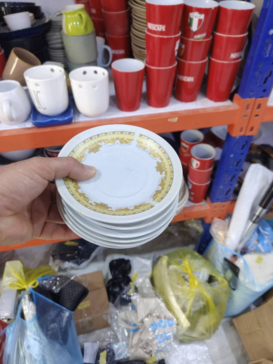 اللهم صل على محمد وال محمد 🤲 🤲 🤲  
السلام عليكم متابعينا الافاضل ورحمة الله تعالى ✋✋ 
شهر رمضان مبارك تقبل الله صيامكم وقيامكم 🤲🤲🤲
فرفوري ملون درجه اولى وباسعار مناسبة جدآ 
جميع الاحجام والانواع والالوان زورونا قبل نفاذ الكميه 
بضاعه داخل المجمع متنوعه بيع مباشر ✅✅✅✅
 والاسعار مناسبة جدآ 💲💲💲💲💲💲
يوجد خدمة توصيل لجميع المحافظات 🚛🚛🚛🚛🚛
العنوان ذي قار سوق الشيوخ شارع دكتور عمار قرب اسواق الكفيل ومقابل مطعم المدينة الفرع الثاني 🍗🍗🍗🍗
رقم الاعتماد واتساب *********** 📞📞📞📞
مجمع البيت الالماني في سوق الشيوخ 🇩🇪🇩🇪🇩🇪
