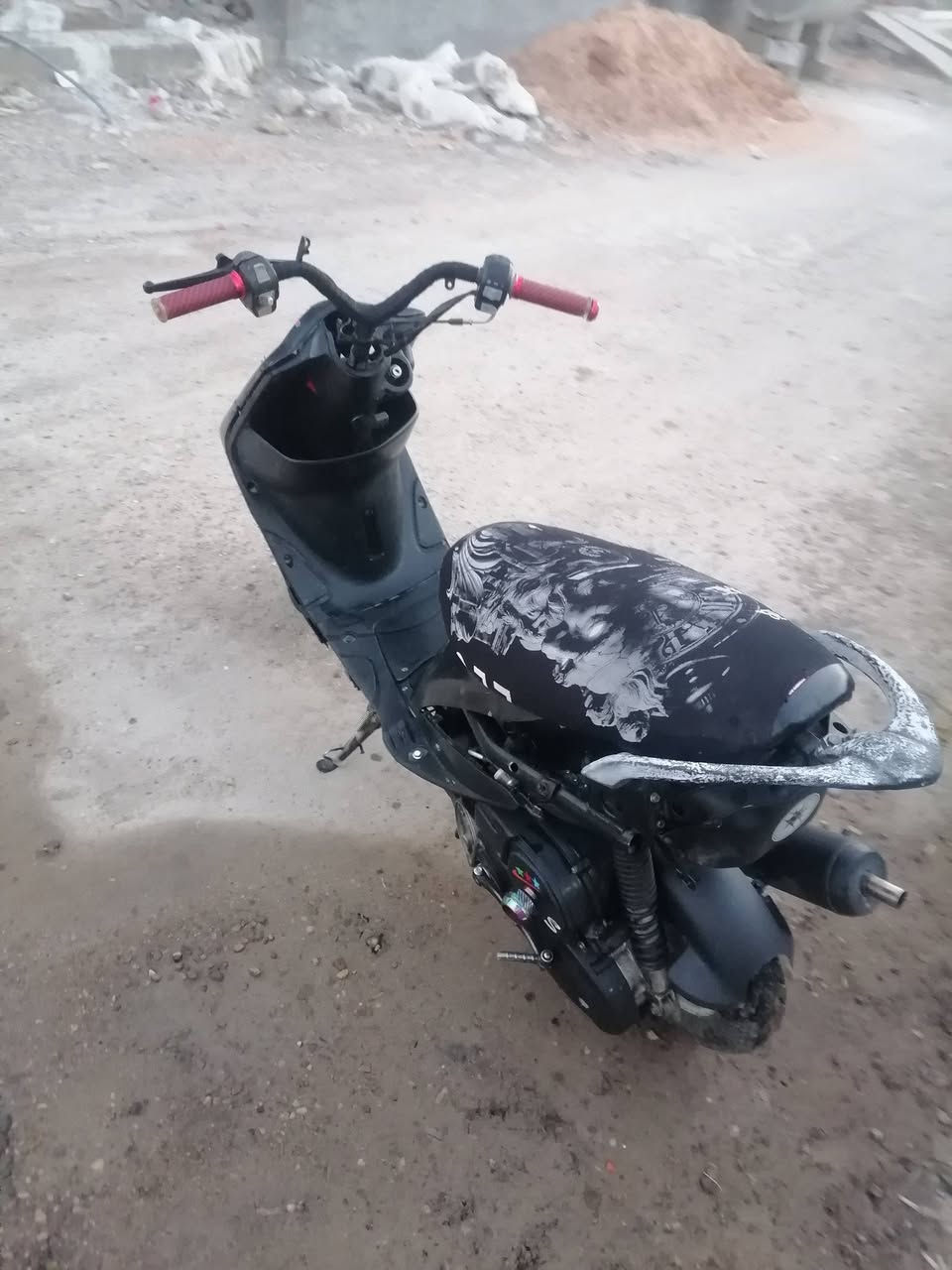 سلام عليكم 
اخوان ماكس عدله للبيع
.  ضفيره رياضي💯
. بوشه 55مزوده🪦
. قبق مال ملف ذهبي💴
. الكزوز FM تايوان🇹🇼
. دراجه نكره صلف بكل وقت☝️
. دراجه شلعتهه تشك الكاع🔕
. معدل خير من الله😴
. السعر ٤٠٠بيهه مجال بصيط مال جيتك💸
. رقم *********** س  حمودي  الواوي 🎲
