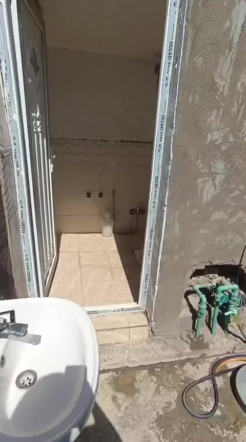 بيت 100 متر بسعر 29 مليون سعر كاع يعني و قابل للتفاوض منطقة خضراء الدسيم فرع ابو سمير الدراجي طبعا الفرع عشرة متر البيت نظيف عالي عن الشارع جميع الخدمات متوفرة مي مجاري كهرباء مولد انترنت اسواق بنفس الفرع ومدارس 
والمنطقة جاي يشتغلون بيها خدمات .
حوش 7 × 5 متر 
صحيات خارجية 
صالة 5× 5 
صحيات داخلية ( حمام ) 
منور 
غرفة كبيرة 5×5 

للاستفسار *********** وتساب او اتصال
