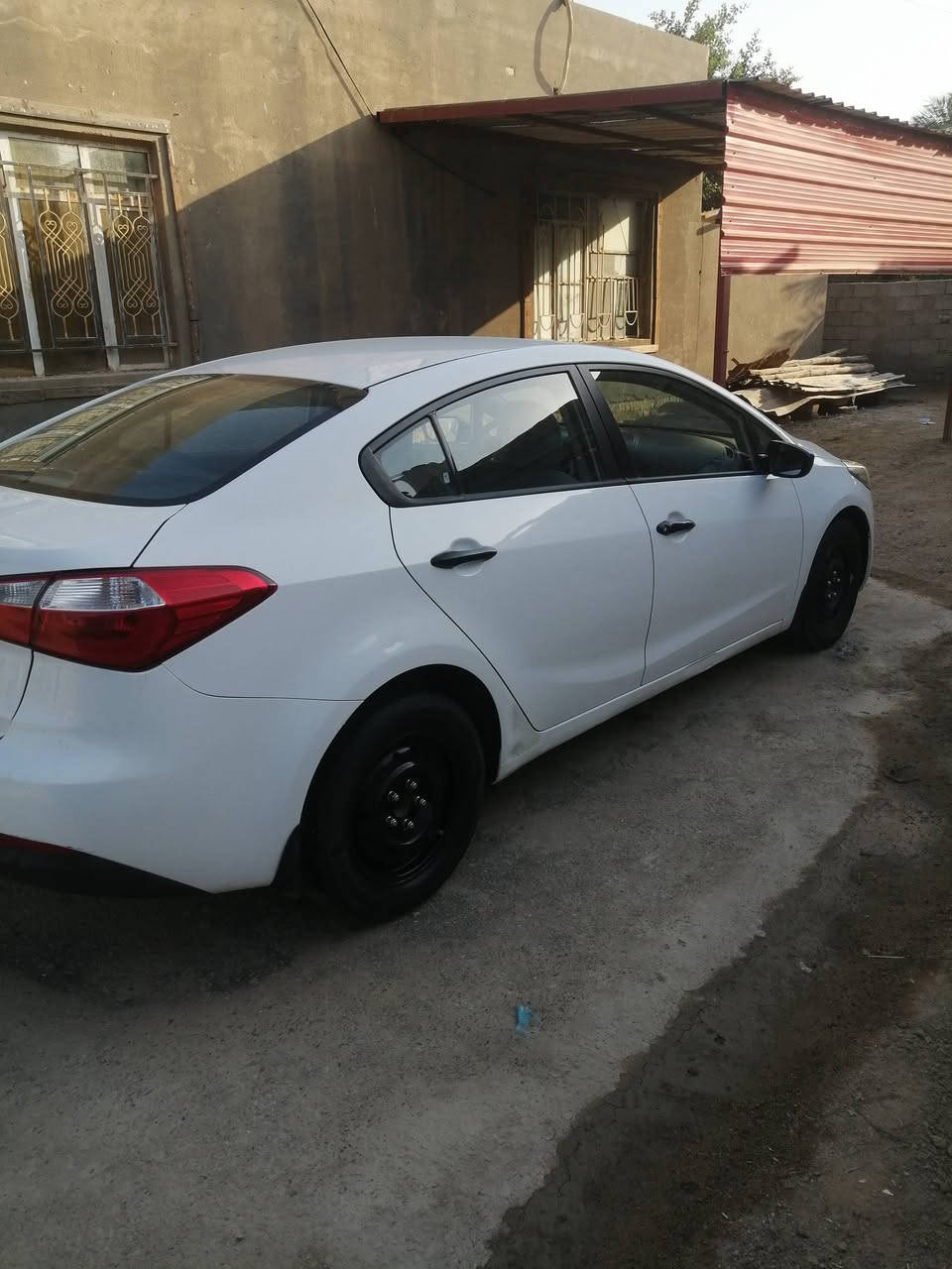 السلام عليكم. السياره للبيع موديل 2014 مكان السياره ميسان /قلعة صالح. للإستفسار اكثر الاتصل على الرقم ***********
