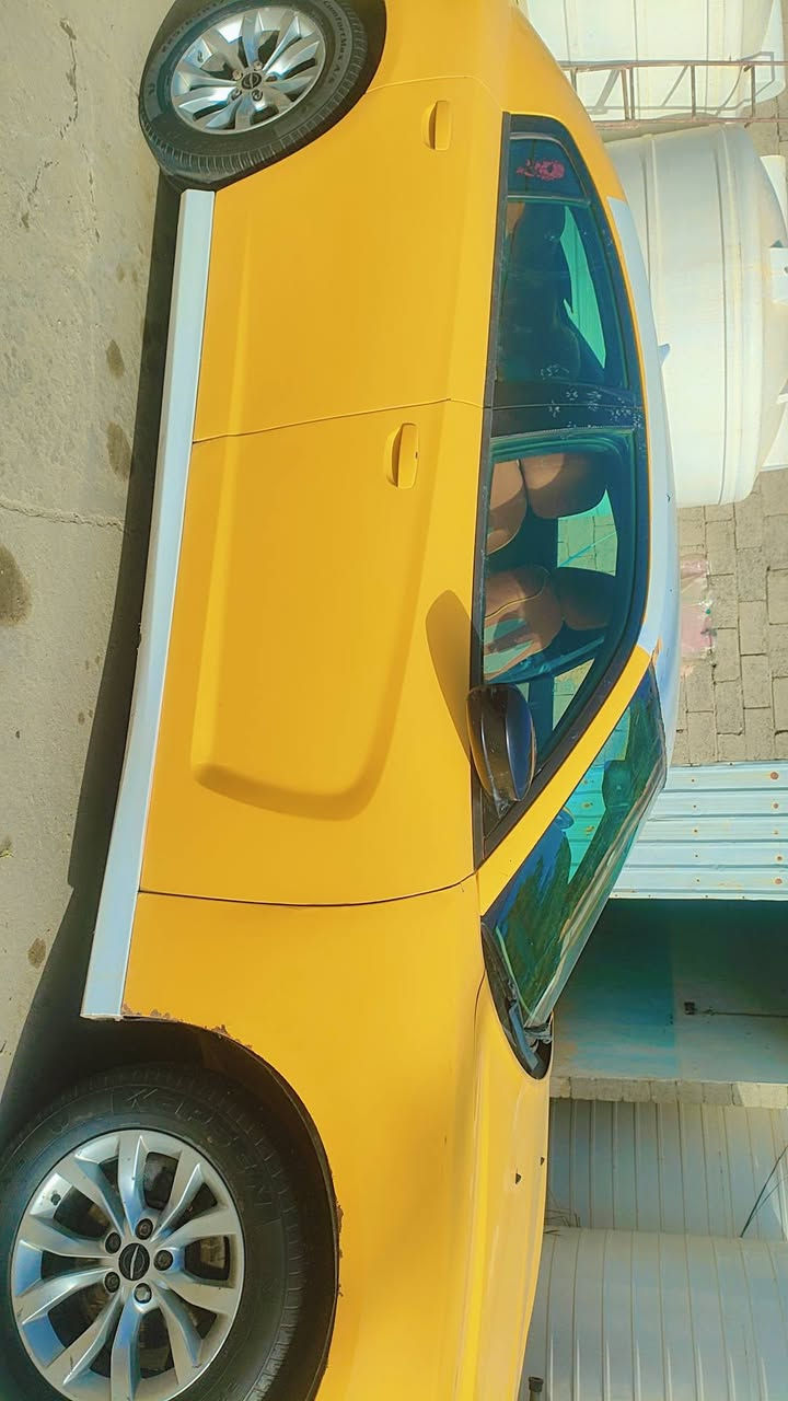 شارجر للبيع موديل 2011 جاهزه للعمل مابيهه نقص للاستفسار ***********
