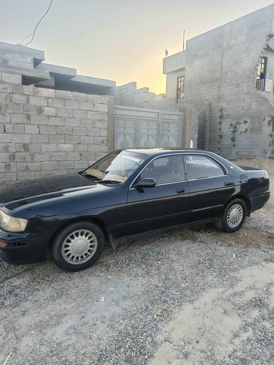 السلام عليكم بطه موديل ١٩٩٤فول مواصفات مكفوله من الكصه ونقل الجثة والضربه كير محرك ٢٥٠٠كلش نضيفات تخم تاير جديد صدر خلفي امامي جديد كشنات كهرباء تبريد قطعتين بي نقص بوري فقط مصبوغة جماليه اثر جراد بيها ثلاجه السعر ٤٥قفل مكانها الانبار عامريه الفلوجه رقم الهاتف ***********
