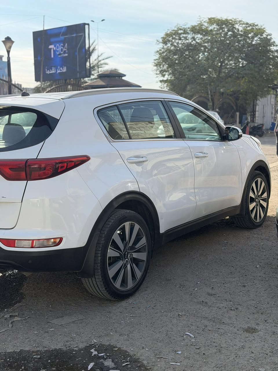 سلام عليكم كيا سبورتج ٢٠١٩ خليجي دوليه
ماشيه ٨٦ الف كم
هزه وسنويه ورقم جديده باسمي
مواصفات بيسك
حساس امامس خلفي زراك لايت كاميرا عمل بالمرايه
كير محرك صدر كهربائيات جدد
بيه جاملغ امامي ايمن صبغ
و٣مكانات بارد صغار
سياره جاهزه من كلشي
 للبيع فقط
مكان سياره الغزاليه او الحريه
السعر ١٨٢ بيه مجال بسيط جدا
كلشي متصرف على سياره بس نقل ملكيه
***********
