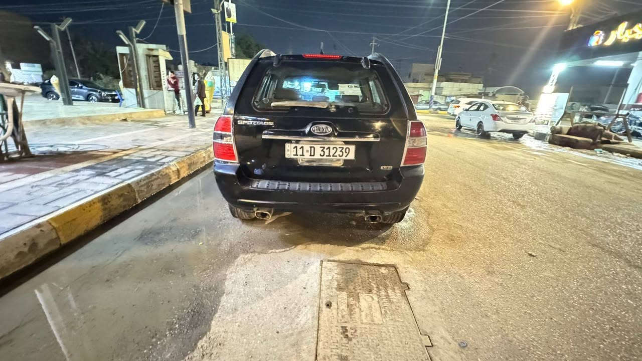 سبورتج ٢٠٠٧ وارد امريكي  رقم بغداد انكليزي بأسمي ماشيه ١٠٥ ميل محرك ٦ سلندر تبريد حداديه تخم تايرات جاهزه الحمدلله *********** السعر ٩٣ورقه  وبيه مجال بسيط بيع او مراوس حسب القناعه..
