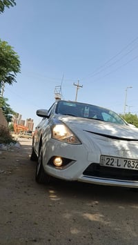 نيسان سني 2023  كفاله من صبغ وتبديل  مصري سياره يعني فول  4 جام كهرباء...