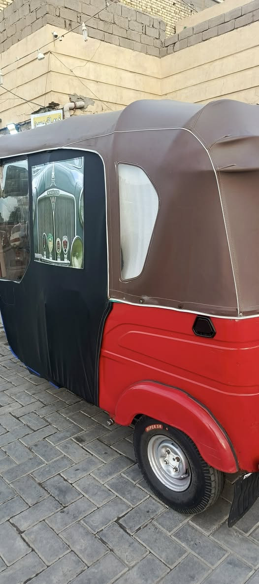 السلام عليكم
تكتك موديل 22 رقم وسنويه مكينه مجفته تجفيت شركه
تكتك حلوه ونضيفه البدي بي طخه جوه البك لايت مئشر عليها وملكوطه خياسات 
مكاني القبله *********** السعر
7700 وبيها مجال قليل
