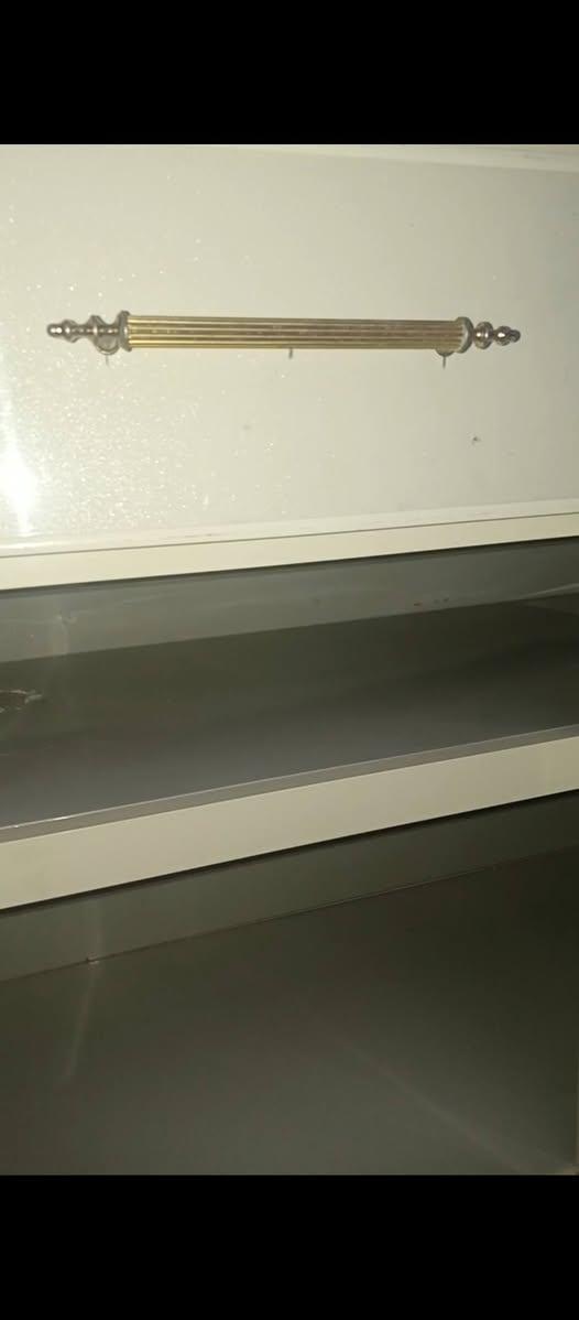 للبيع
كاونتر قياس 180
المعلق قياس180
السنك كرانيت 130
للاستفسار 
***********
