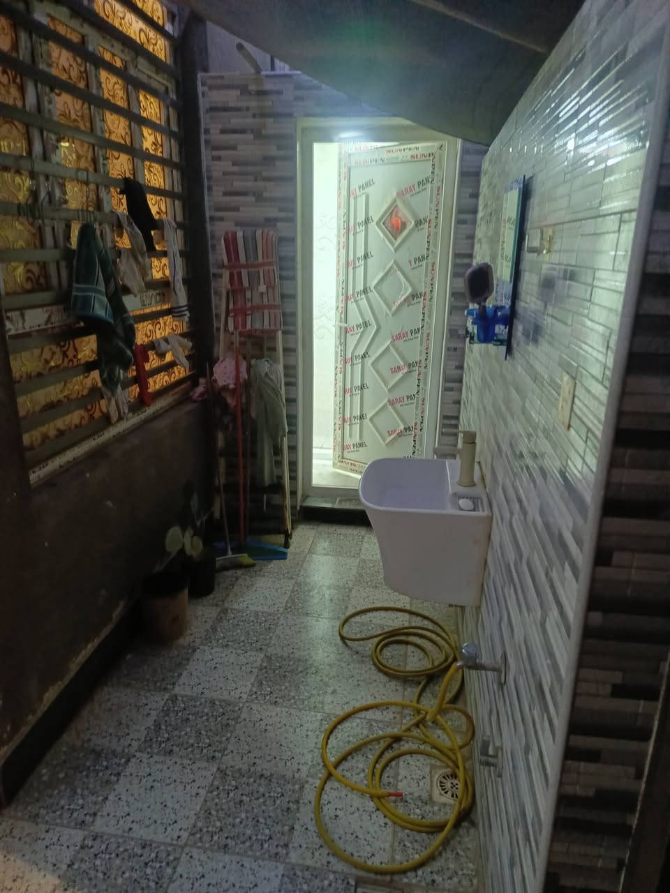 اعيد النشر بسبب الوعود الكاذبه بيت للبيع مساحه 115 م دور السكر الغربيه قاطين الثاني يحتوي على غرفه سويت +صاله وسطح ارضيته سيراميك مطلوب اسكان للأستفسار الاتصال على الارقام //***********
***********
