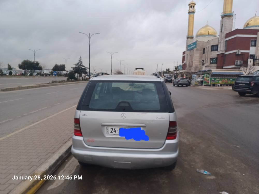 مارسيدس Lm موديل 2000 
مەکینە v6 رةنكى سلفةر
تايةى تازةية سةنةوي و رةقةمى تازةية بة شةرتى كيرو مةكينةو تحويل و غرامة وةكالة 
سعر  62  معامةلة
*********** السليمانية, العراق

