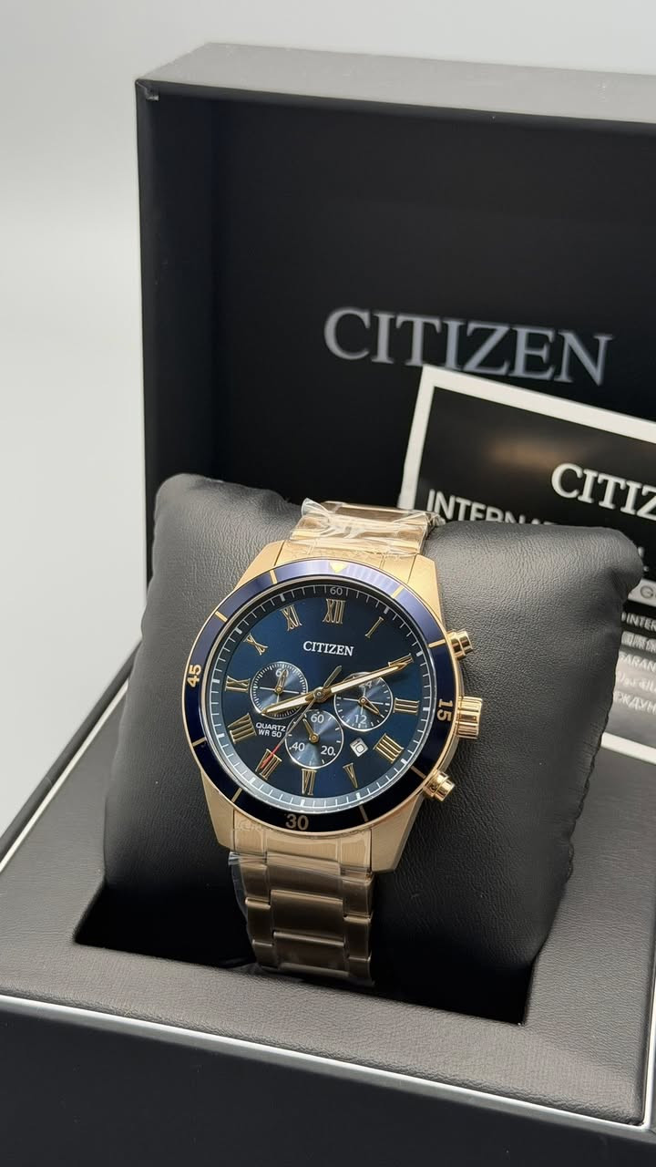 ساعة CITIZEN الأصلية
تصميم فاخر يجمع بين الكلاسيكية والطابع العصري، مع تفاصيل أنيقة باللون الذهبي والكحلي تمنحها حضور مميز.

المواصفات:

* حركة Quartz عالية الدقة
* هيكل وسوار ستيل مطلي باللون الذهبي
* تصميم كرونوغراف متعدد العدادات
* مقاومة للماء WR50
* زجاج مقاوم للخدش
* أرقام رومانية بتفاصيل فاخرة
* أصلية وكالة مع إمكانية الفحص والاختبار

السعر: 285,000 دينار عراقي

للتواصل والاستفسار واتساب:
***********
