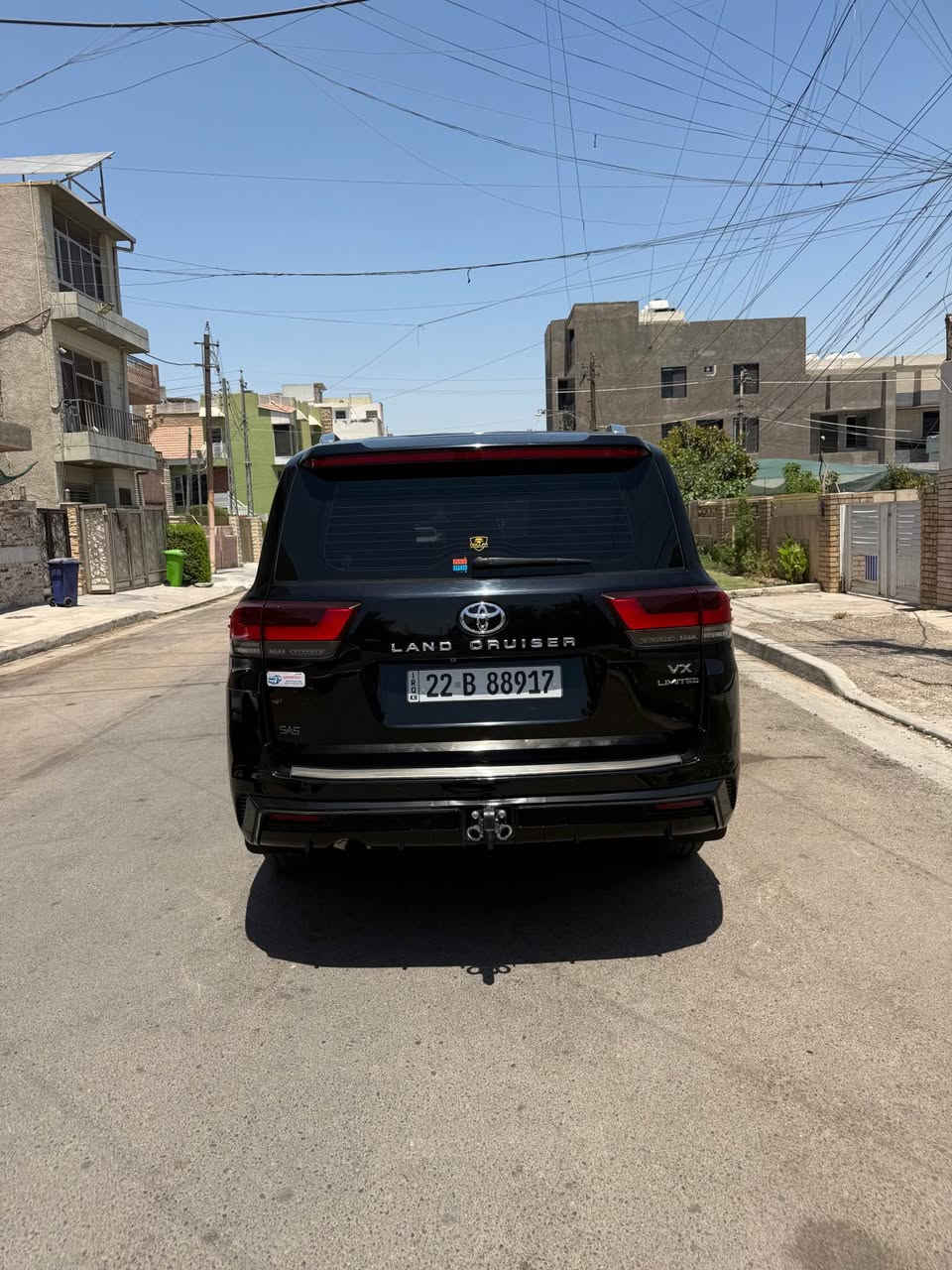 السلام عليكم 
لاندكروز vx 
ساز ام الضمان 
٢٠٢٣ 
ماشيه٥٤٠٠٠كيلو حقيقي
لون اسود 
مغلفه ppf
بيها كتاب تضليل من المرور 
رقم اربيل باسمي تحويل ثاني يوم
بيها رصعتين ومسحوبات PDR
للاستفسار ***********
السعر ٦٧٥ وبيها مجال بسيط 
مكان السياره بغداد الكراده بغداد, العراق
