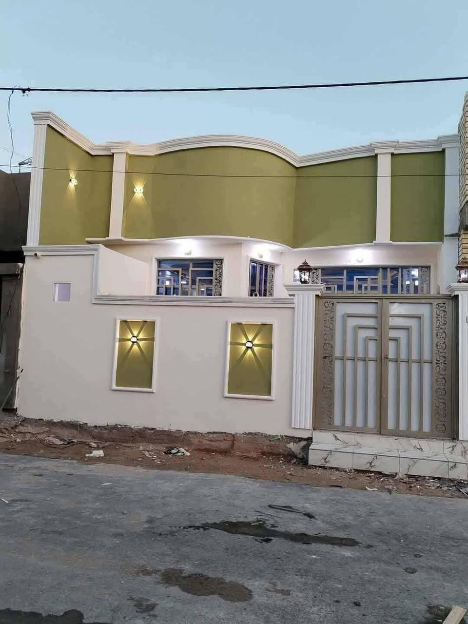 سلام عليكم خلفه لبخ تطعيم واجهات متفرغ حاليا بغداد الشعب ***********
