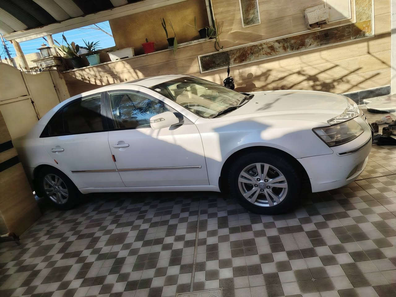 سوناتا المقدس مديل ١٠ فتحه فول مكينه ٢٠٠٠ بيهه باب مبدله موجوده بل الصوره من اشتريته قبل ٦ سنوات لحد هذا الوقت على أيدي السياره تطلع كل أسبوع مره واحده مظمومه بل البيت رقم بابل بسمي.... العنوان بابل نادر الثانيه قرب مندي الديره أبوعلي الزهيري ***********
