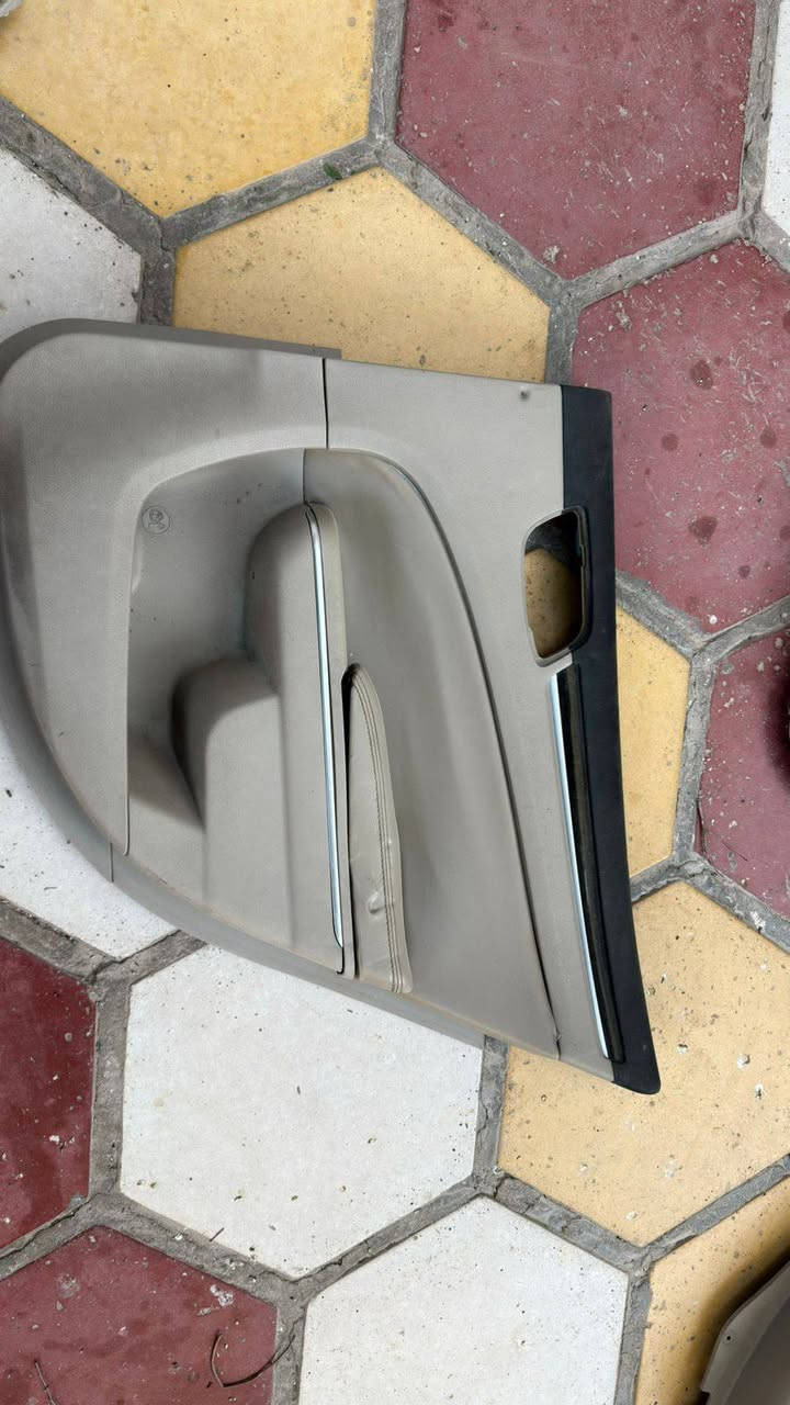 السلام عليكم
دواخل أوباما نظيفة سعر مالات السايق والصدر على 20
 ومالات الورة على 25

***********

***********
