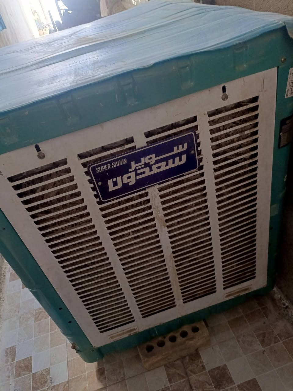 السلام عليكم ورحمه الله وبركاته
مبرده نظيفه جدا للبيع السعر 90الف مكاني حله أبو غرق للتواصل رقم الهاتف ***********
