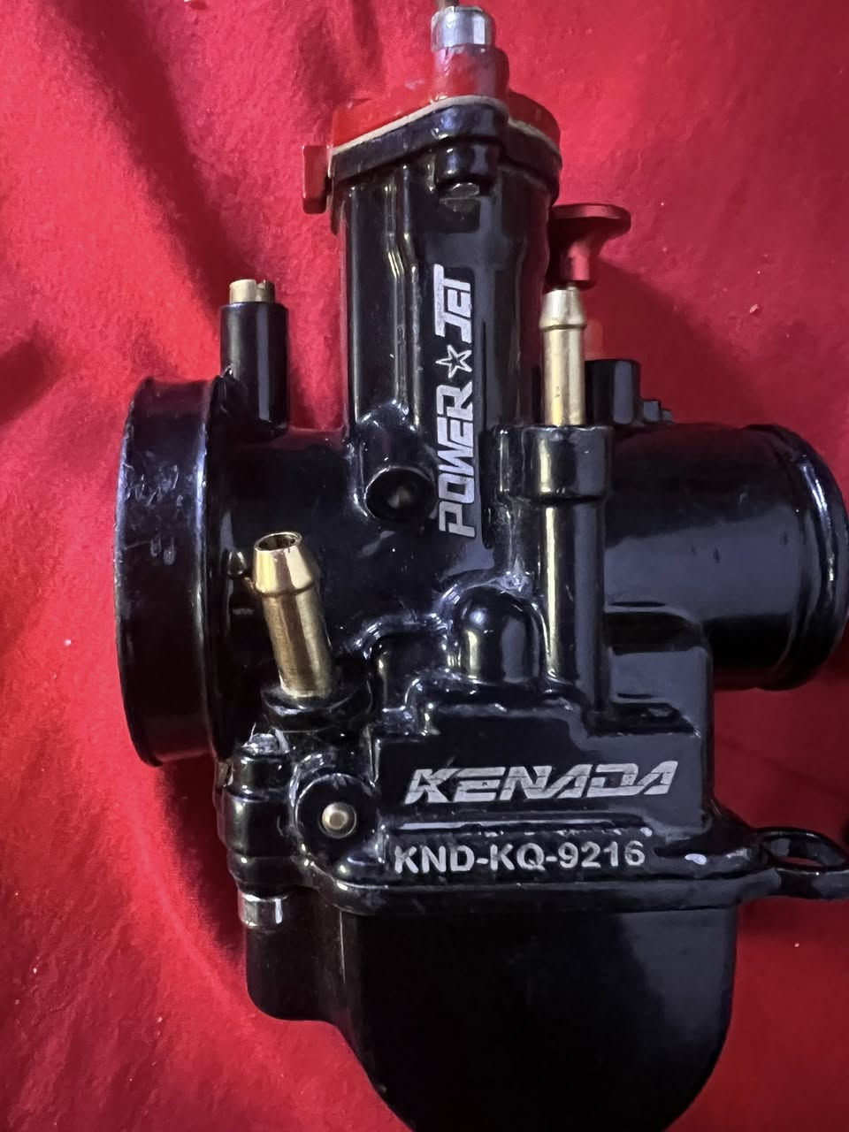 سلام عليكم غراض للبيع الكابريتر ب ٥٠ حجمه ٢٨ يدات ١٥ فلاوين ب ٣٠ التطاولات الوحده ع ١٠ مكاني دوره حي الصحه ***********
