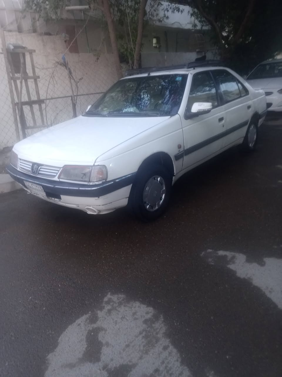 سلام عليكم سياره بيجو 405سعر 32ورقة رقم الهاتف ***********
