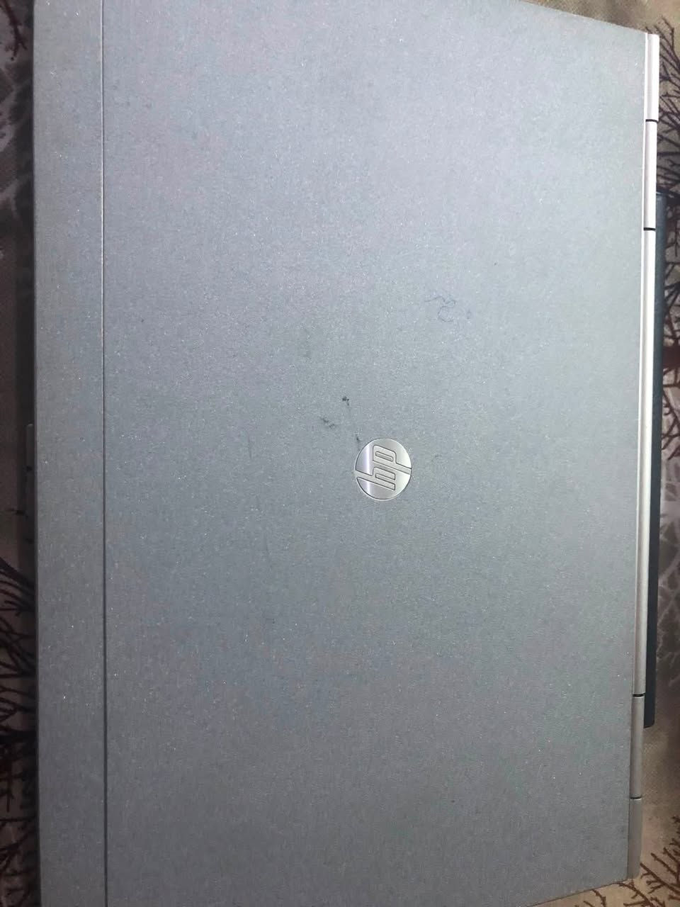 السلام عليكم
hp elitebook 2560p
معالج i5-2410
رامات 6 ddr3
تخزين الجهاز ssd256
ملاحضه: الجهاز صوته ما يشتغل بس تكدر تربط سماعات و يشتغل طبيعي 
يجي منصب ويندوز 10 برو 

الملحقات:  شاحنه و ماوس و هارد ثاني  حجمه 320 
السعر: 120 الف وبيه مجال
للتواصل واتساب ***********
