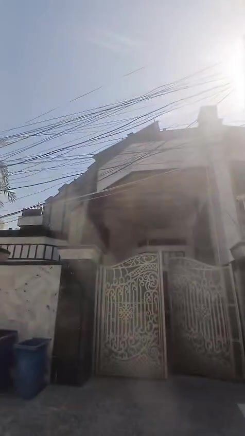 دار مؤثث للبيع طابو صرف
المساحة ٢٥٠م
الواجهه ١٠م
النزال ٢٥م
يحتوي على مدخلين + صالة واستقبال + غرف نوم سويت عدد/٥ + مطبخ حار وبارد + منور + حولي + سطح امامي وخلفي + منظومة طاقة شمسية كاملة
العنوان
الدورة - شرطة حاتم السعدون
للاستفسار الاتصال على الرقم. ***********
