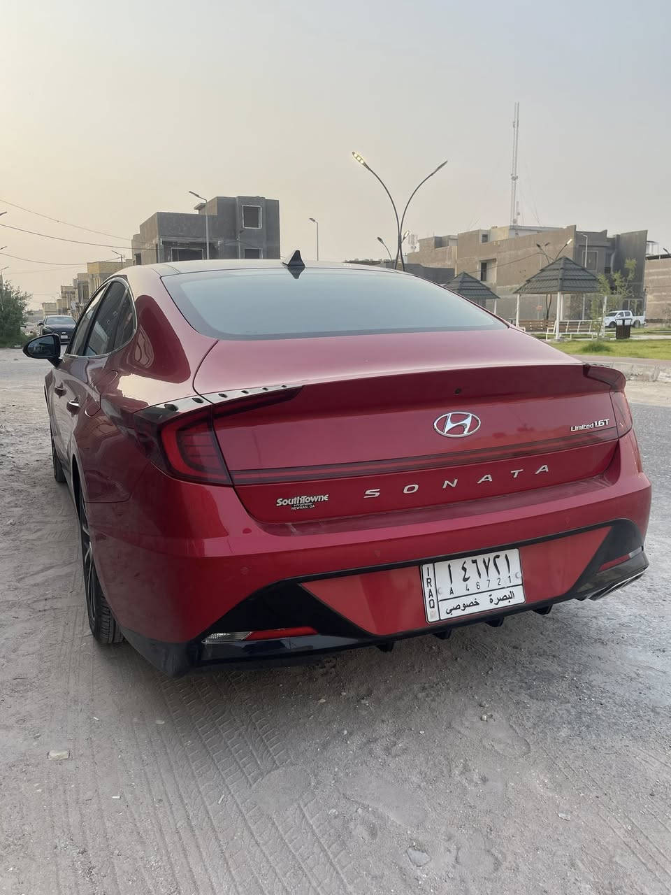 ن احمر 😍 مميز 
اوتو بارك تتقديم وترجع 
حادث السيارة جاملوخ  وبونيد   والباب السايق صبغ فقط  وصار بيه بارد على كد شبر عندي
رقم بصره معوقين بس بنت بل بصره  سنوية   
محرك السيارة 1600تيربو 
1:بصمة ابواب لمس +تشغيل +صندوق ذكي 
2:بانوراما(فتحة سقف) 
3:دشبول دجتال متغير الوان 
4:كشنات جلد تدفئه وتبريد +كشنات كهربائي +كشنات خرن 
5:رادار امامي وخلفي وجانبي +توقف تلقائي 
6:اشاير في المري +نقطة عمياء في المري 
7:انارة داخلية مركزية 13لون بلادي بيبان +دشبول 
8:سستم صوت (BOSE) 12سماعة +2دمام 
9:لايت امامي 4عدسات بكلايت LED
10:هندربريك بصمة +اوتو هولت 
11:منفذ USB امامي خلفي شحن سريع 
12:شفتات في الستيرن كير عادي 
13:نظام المساعدة على الاصطفاف 
14:نظام الترحيب عند الاقتراب على السيارة 
15: اربع وضعيات قيادة 
16: نظام تحديد المسار 
17: مثبت السرعة 
18:تبريد السيارة بيانو 
19: كيجات الاكترونية 
20: كير 8 نمر دبل كليج 
21: 5 كامرات 
22:نظام مستشعرات في الباب   
23:داتاشو 
مكان البصره حي الموضفين البلديه  
***********
 السعر160   قابل لتفاوض لشراي ❤️
