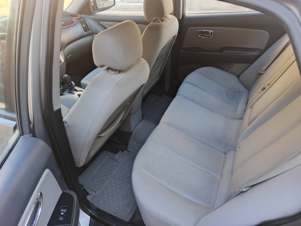 النترا وارد أمريكي موديل ١٠ محرك ٢٠٠٠
حادثها جنطه بيها أربع قطع صبغ 
گير ومحرك مكفولات
مكاني بغداد ***********
سعرها شده
