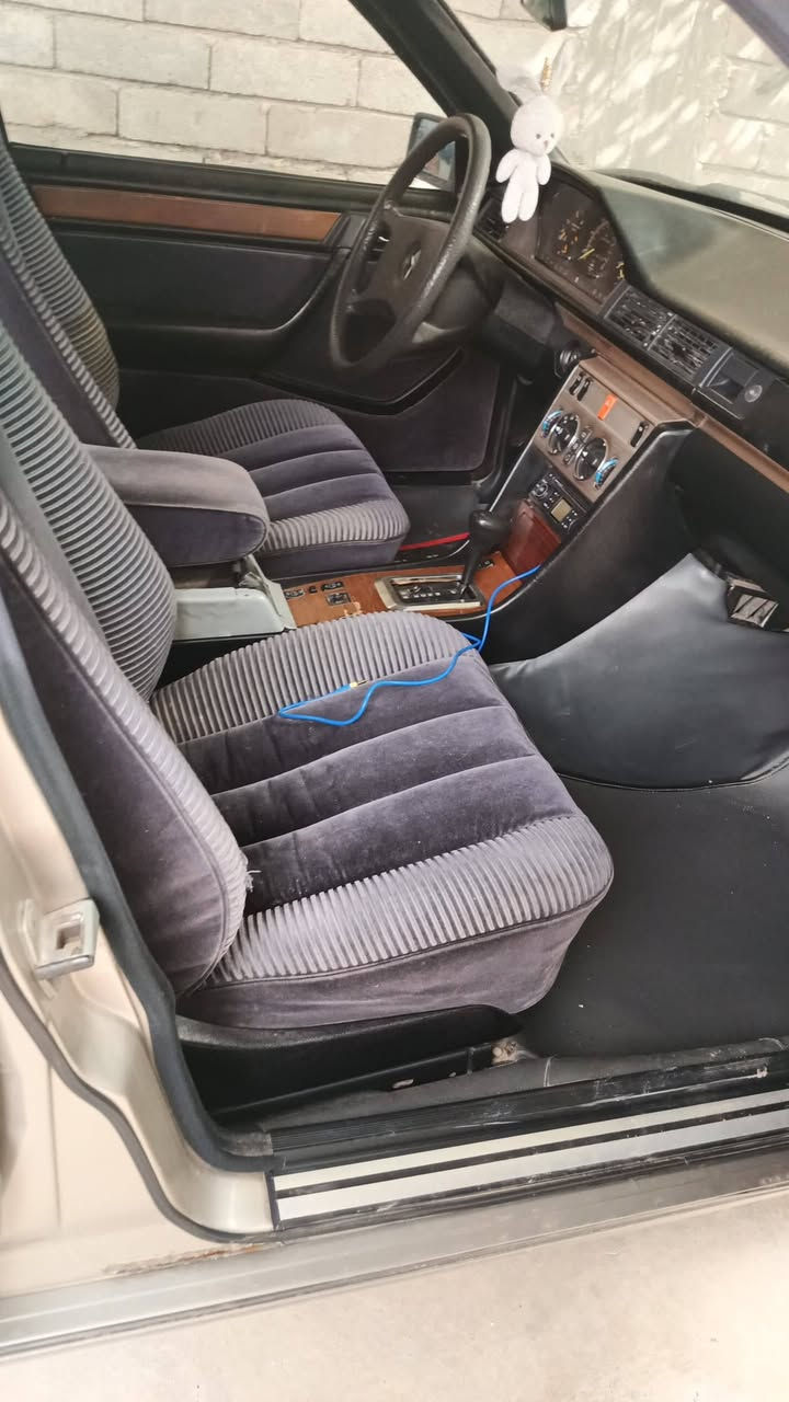 مرسيدس دب موديل 91 حجم 300 مكينه قبق اسود أكبوت درجه أوله سنويه باسمي ل2028 حداده طوبه من الدعايه للدعايه تخم تاير ب كارتون ويه سبير تبريد ثلج ويه السويج كهربائيات كله ع البلاد ما ملعوب بيهه ابدآه ردآه كهرباء كهرباء جام امامي كهرباء وخلفي جوبي برانكيت ركوك ركوك بلاد سعر 75 بيها مجال  مكاني بصره قضاء المدينة / *********** / ***********
