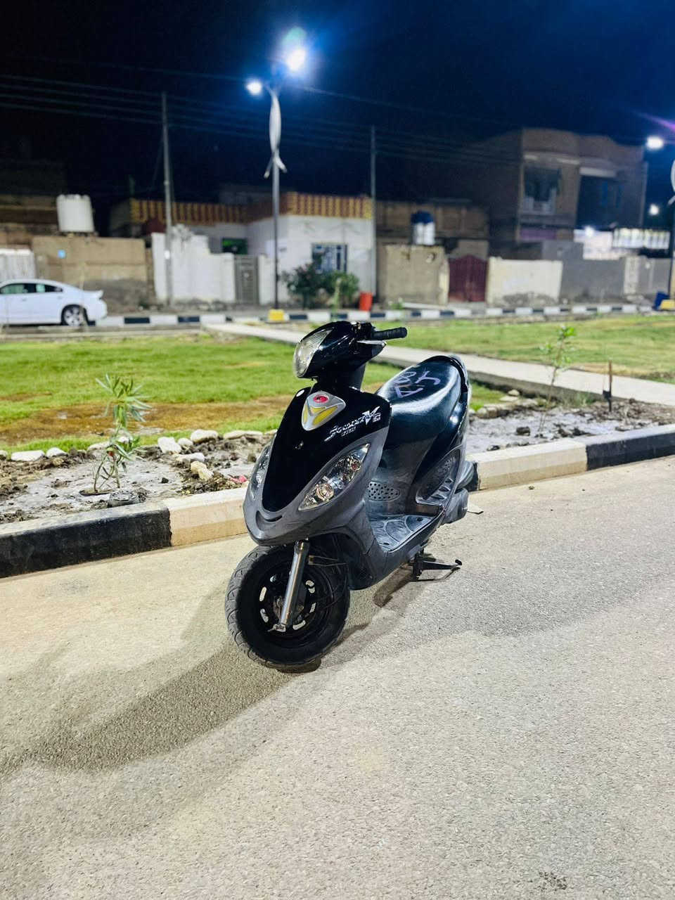 دراجه كامكو في تو للبيع
مابيها نقص نضيفه 
سعرها 700 وبيها مجال بسيط 
مكاني غراف 
رقمي 
***********
