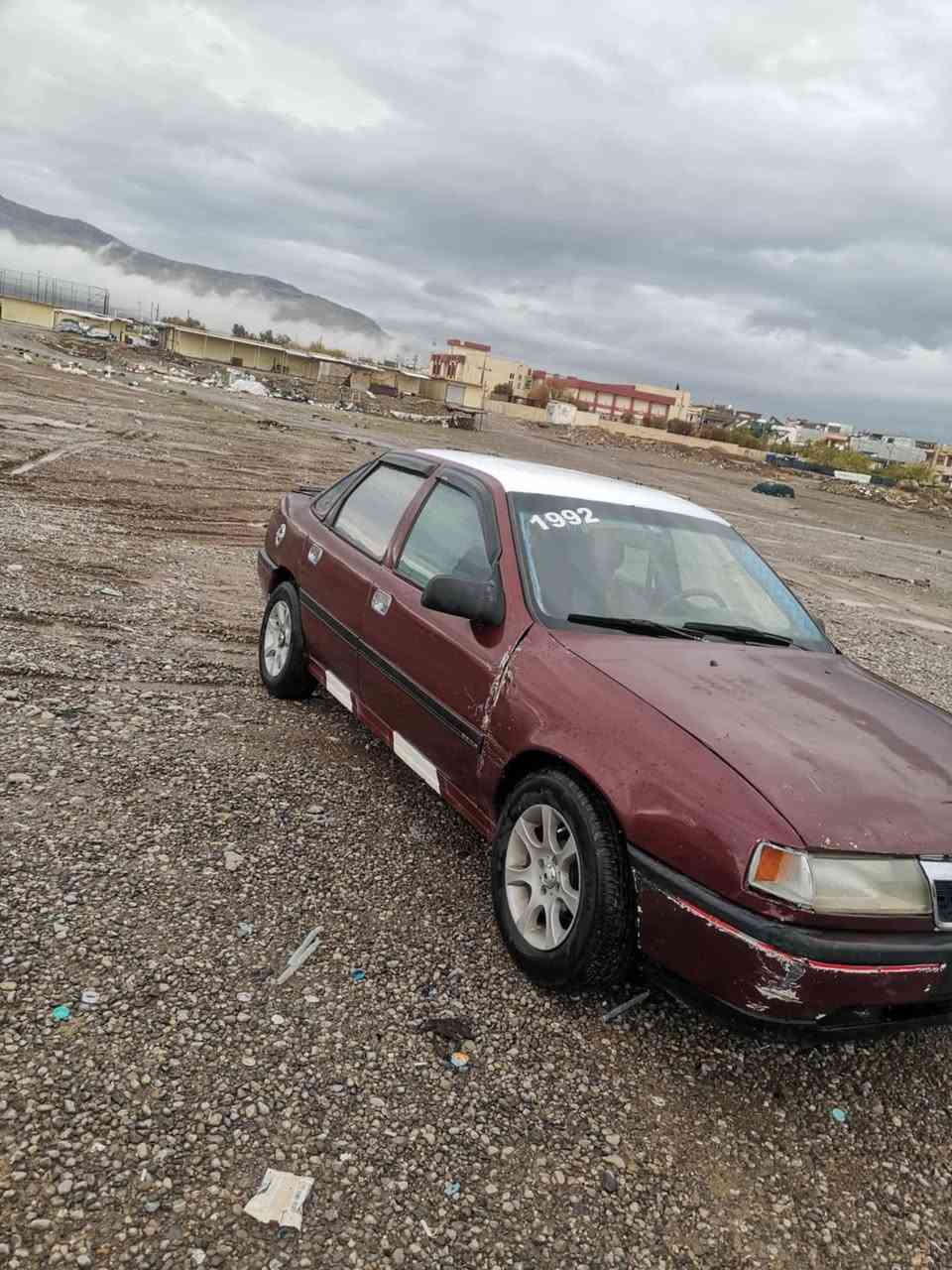 ئەم ئۆبلە بۆ فرۆشتن.   حلوجە. مەکینە. 18مۆدیل 92.   سلاید.  لئدراوی نیە.       جوار. تایەی لۆکئ لەزئرە. گئر. مەکینە.   بەشەرت.    تندو تۆلە.  15مەحامەلە.   ***********
