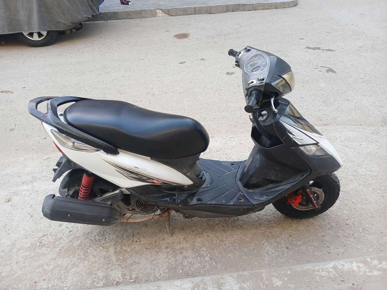 سلام عليكم دراجه ماكس ثعلب 140للبيع دراجه نازله رمبه قبل٣   أشهر  برغي ما مفتوح بيه يراد اله بنزات بريك خلفي وقمجي مال سرعه مكطوع السعر 800 وبيه مجال قليل أو مراوس بدراجه كير *********** العنوان بغداد الشعب حي المهندسين
