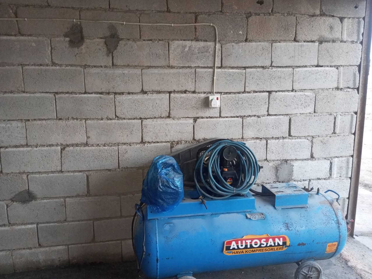 متاح مدكات عدد 2 نضيفات كلش+ ماطور غسل نوعية جيده فقط اصونده عايز+ كمبريسر حجم 350 لتر تاروسه 3 بستم + صوندات 2 + گيج مكاني ناصرية مركز ***********
